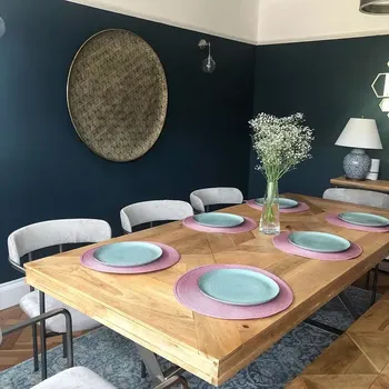 Meja Makan