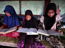 Mengintip Pesantren Ramadan Khusus Santriwati Lansia di Blitar