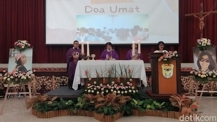 Misa arwah untuk 2 pendaki tewas di Carstensz digelar angkatan 84 SMA Dempo Kota Malang.