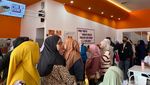 Mantap! Nasi Kulit Pakai 15 Pilihan Lauk di Resto Ivan Gunawan