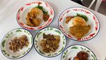 Mantap! Nasi Kulit Pakai 15 Pilihan Lauk di Resto Ivan Gunawan