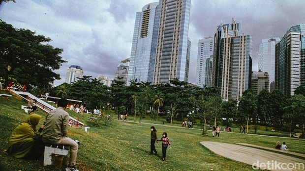 Ngabuburit jadi waktu melepas penat menjelang buka puasa. Hutan Kota GBK di Jakarta bisa jadi salah satu pilihan lokasi ngabuburit.