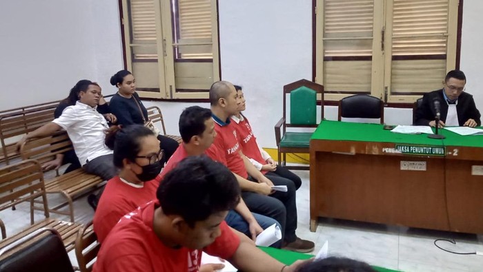 5 terdakwa dalam kasus pabrik ekstasi rumahan di Medan menjalani sidang di PN Medan