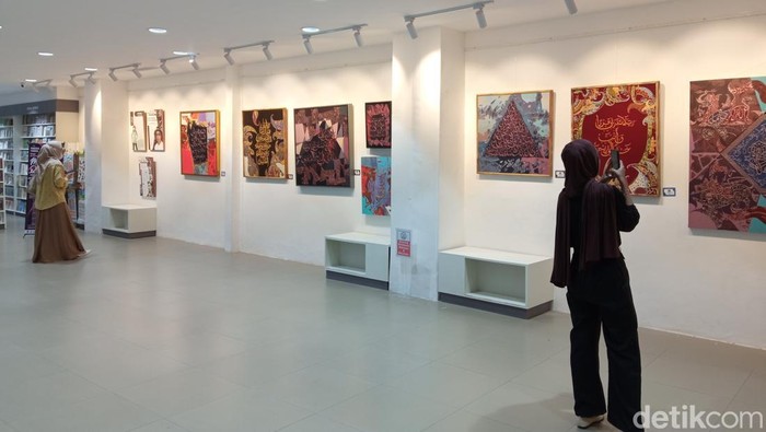 Pameran lukisan bertema Munajat Qurani di Cirebon