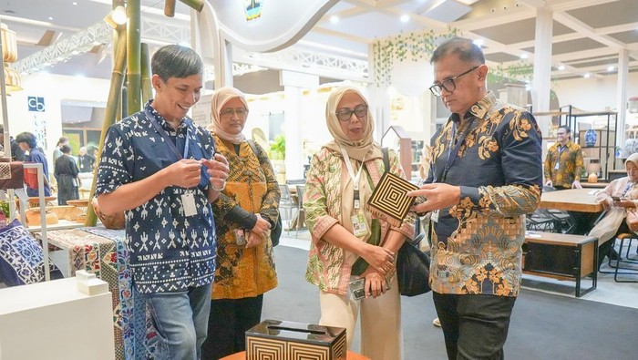 Pameran mebel dan kerajinan IFEX 2025