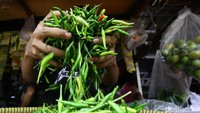 Seperti harga cabe rawit lokal Rp 50 ribu/kg.