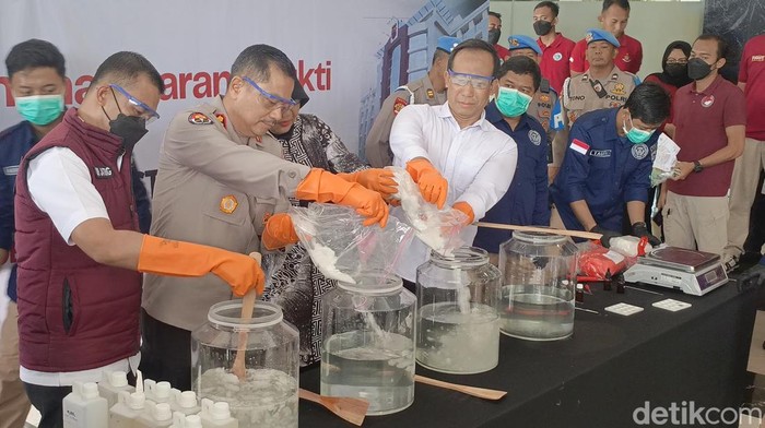 Pemusnahan sabu 26 kg di Mapolda Jateng, Jumat (7/3/2025).