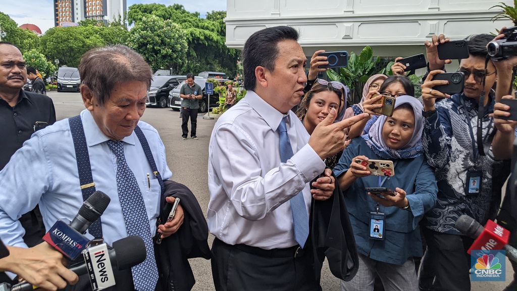 Pengusaha besar RI usai bertemu dengan Presiden Prabowo Subianto di Istana Negara, Jakarta, Jumat (7/3/2025). (CNBC Indonesia/Emir Yanwardhana)