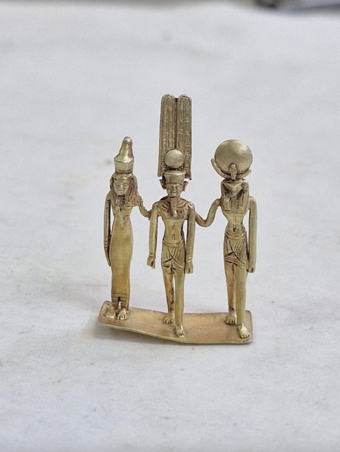 Perhiasan emas berusia 2.600 tahun dari era Mesir Kuno