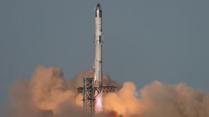 SpaceXs next-generation Starship spacecraft atop its Super Heavy booster is launched on its eighth test at the companys Boca Chica launch pad in Brownsville, Texas, U.S., March 6, 2025. REUTERS/Joe Skipper Purchase Licensing Rights