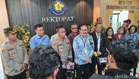 Kapolres Metro Jakarta Timur Kombes Pol Nicolas Ary Lilipaly mengatakan, pihaknya juga telah mengamankan rekaman CCTV di sekitar lokasi.  
