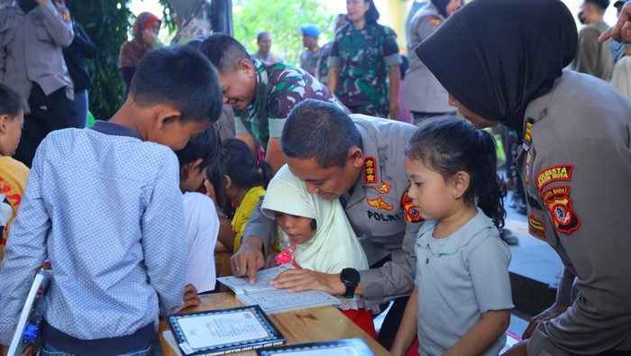 Polresta Bogor Kota Polda Jawa Barat memanfaatkan datangnya bulan Ramadan untuk berbagi kebaikan dan mendekatkan diri dengan masyarakat. Foto: Dok. Istimewa.