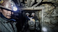 Tidak lama kemudian, penjajah Spanyol yang telah tiba di wilayah ini hanya beberapa tahun sebelumnya mengetahui penemuan ini dan mulai mengeksploitasi perak yang melimpah di gunung tersebut.