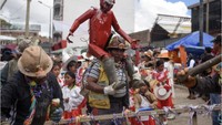 Potosí menyelenggarakan karnaval pertambangan yang meriah antara bulan Februari dan Maret setiap tahun, yang menarik banyak wisatawan. Tradisi itu menentukan bahwa para penambang mengenakan pakaian kerja mereka dan menari di sekitar kota, sambil minum bir dan memegang boneka El Tío.
