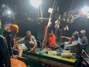 Brimob Poldasu Temukan Nelayan yang Hilang di Perairan Nias