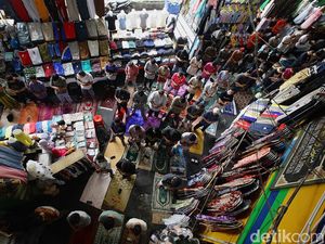Salat Jumat Pertama Ramadan 1446 H di Pasar Tanah Abang