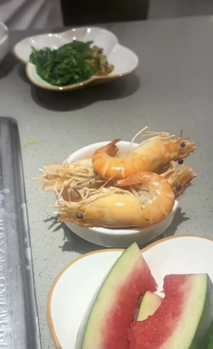 Seru! Makan Hot Pot di Restoran Ini Bisa Pancing Udang Sendiri