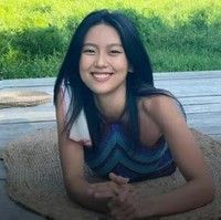 Menurutnya, penghematan sumber daya dapat memberikan kebahagiaan yang lebih besar dalam hidupnya. Inspirasi tersebut didapatkan Su dari orangtuanya yang juga sangat peduli terhadap lingkungan. Su mengungkapkan bahwa kedua orang tuanya selalu menghindari pemborosan, seperti tidak menyia-nyiakan air dan menolak barang gratis yang tidak diperlukan di supermarket. Dari pola hidup orang tuanya, ia belajar untuk lebih menjaga alam dan mengurangi sampah. Foto: QQ.com via SCMP