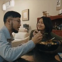 Su juga berhenti makan telur setelah memegang telur yang baru dikeluarkan oleh ayam di peternakan, yang membuatnya kini menjadi vegetarian. Tak hanya Su, pacarnya juga kini menjalani pola makan vegetarian. Mereka menghindari makanan take away dan lebih memilih membeli buah serta sayuran tanpa kemasan langsung dari petani, serta memasak sendiri di rumah. Menurut Su, makanan segar, musiman, dan bebas pengawet lebih sehat dan ramah lingkungan. Foto: QQ.com via SCMP