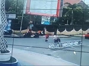 Viral Aksi Wanita di Labuhanbatu Bakar Motor Milik Polisi