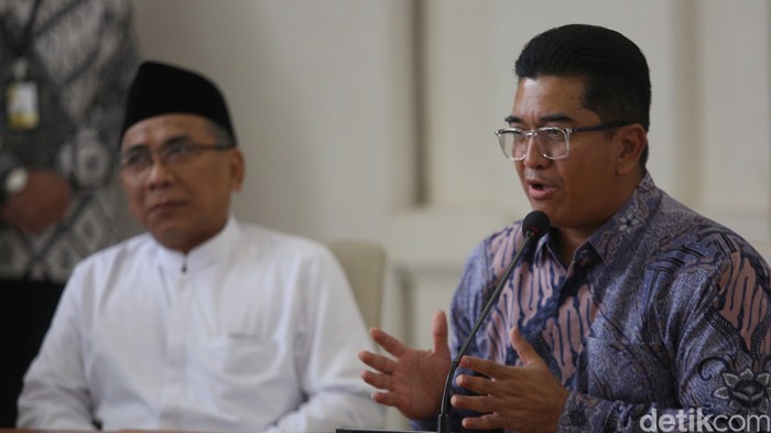 Universitas Indonesia (UI) mengumumkan putusan terkait nasib disertasi Menteri ESDM Bahlil Lahadalia. UI meminta Bahlil memperbaiki disertasinya.