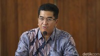 Kemudian, UI menangguhkan kelulusan doktor Bahlil Lahadalia. Keputusan ini diambil UI setelah rapat koordinasi 4 organ UI. Keputusan ini diambil pada Rapat Koordinasi 4 (empat) Organ UI, yang merupakan wujud tanggung jawab dan komitmen UI untuk terus meningkatkan tata kelola akademik yang lebih baik, transparan, dan berlandaskan keadilan. UI pun meminta maaf kepada masyarakat atas hal ini.  