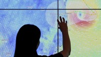 Sistem tersebut diperkirakan masih akan mendarat sebagai badai Kategori 2 di utara Brisbane, kota terpadat ketiga di Australia, kata Biro Meteorologi. AP/Lukas Coch 