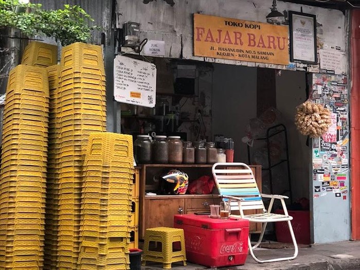 warkop di Malang yang punya  suasana vintage