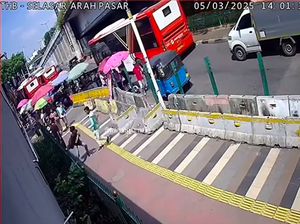 Video: Detik-detik Preman di Tanah Abang Todong-Bacok Pria