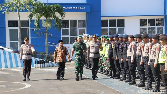 Apel gelar pasukan digelar di Mapolres Tasikmalaya untuk pengamanan PSU.