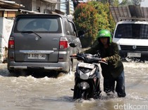 Video: Jalan Menuju Bandung Via Sapan Kebanjiran, Sejumlah Kendaraan Mogok