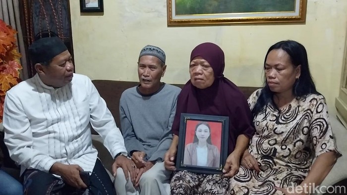 Bupati Majalengka Eman Suherman saat berkunjung ke kediaman orang tua Linda.