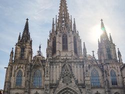 Barcelona yang Dramatis, Dipotret Xiaomi 15