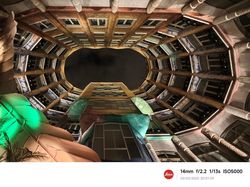 Barcelona yang Dramatis, Dipotret Xiaomi 15