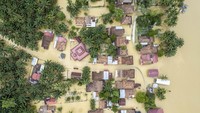 Data BPBD setempat, sebanyak enam kecamatan di daerah itu terdampak banjir. 