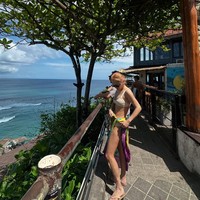 Sejak tiga hari lalu, Hyeyeon mengunggah berbagai momennya berjalan-jalan Bali. ‘Main dancer’ yang juga beralih jadi DJ itu pun terlihat banyak menghabiskan waktu di pantai. Foto: Instagram Hyoyeon SNSD