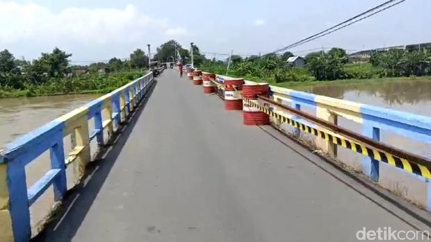 Jembatan Pagerluyung Mojokerto yang Rusak Dibuka kembali, Khusus untuk kendaraan Roda 2