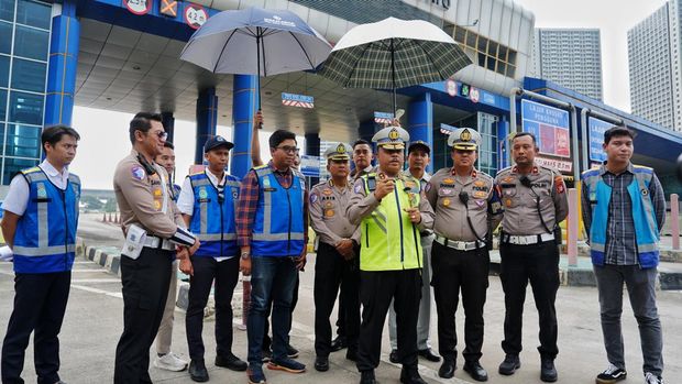 Kakorlantas Irjen Agus Suryo Cek Ruas Tol Cikampek Jelang Operasi Ketupat