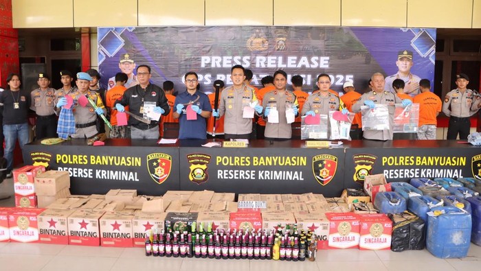 Kapolres Banyuasin AKBP Ruri Prastowo melakukan presrealase 82 Kasus dalam 16 Hari dengan 41 tersangka