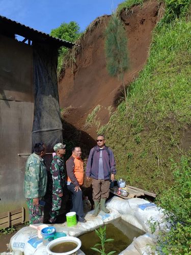 Longsor di lereng Bromo menimpa 2 rumah warga Probolinggo.