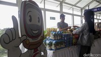 Pasar Ramadan LRT Jakarta hadir menawarkan sembako murah dan produk berkualitas bagi masyarakat selama bulan suci. 