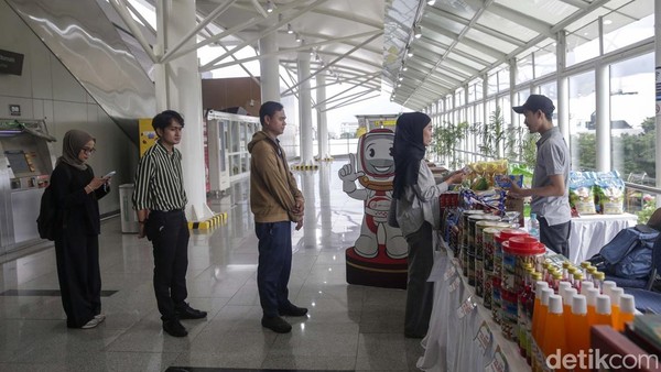 LRT Jakarta Hadirkan Pasar Ramadan di Stasiun
