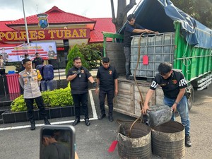 Mulyono Diringkus gegara Timbun 3.500 Liter Solar Subsidi di Tuban
