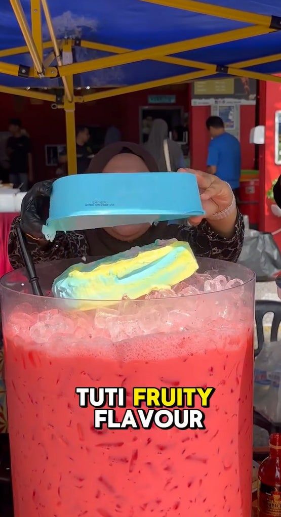 Ngeri! Penjual Es Sirup Ini Pakai 10 Kaleng Susu Kental Manis