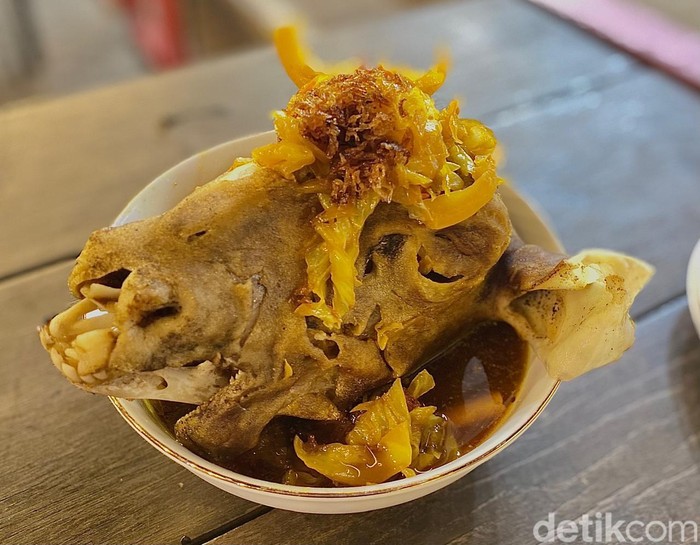 Nikmat! Tengkleng Kepala Kambing dan Sate Kambing Racikan Haji Parto