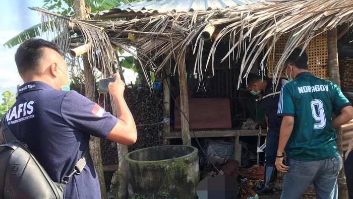 Tim Inafis Polres Lombok Timur olah TKP penemuan mayat di Desa Lenting, Kecamatan Sakra Timur, Lombok Timur,  Sabtu (8/3/2025).