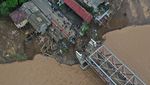 Penampakan Jembatan Amblas Akibat Banjir Bandang di Sukabumi