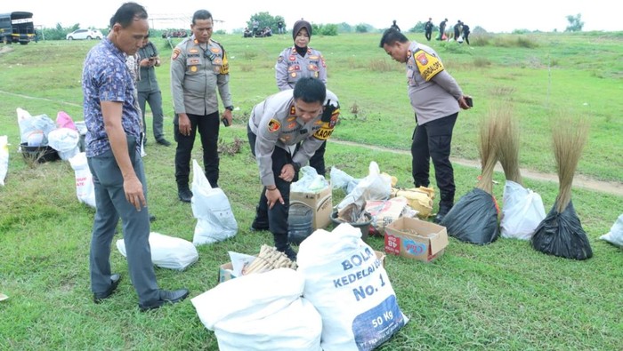 Polres Bangkalan Musnahkan 10 Ribu Petasan hasil razia di 4 TKP
