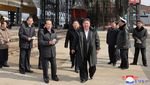 Potret Kim Jong Un Saat Mengecek Proyek Kapal Selam Nuklir