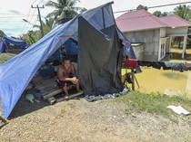 Potret Warga Terdampak Banjir Tebo Mengungsi di Tenda Darurat